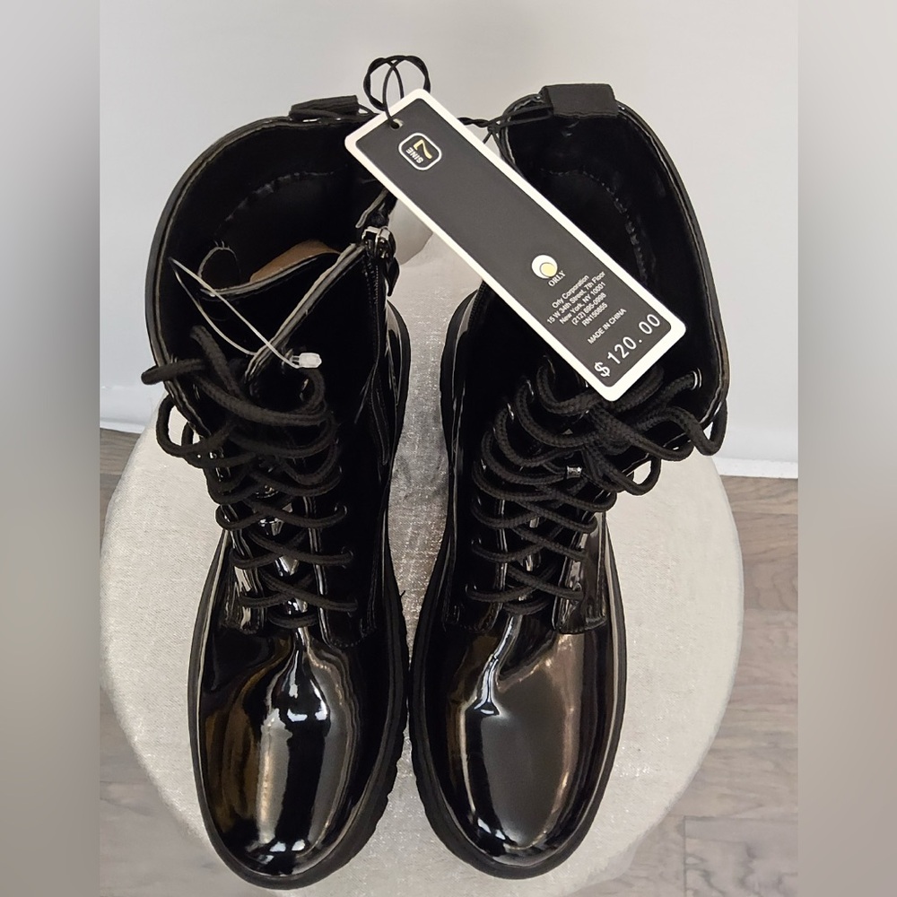 Charles Albert Black Patent Combat Boots women’s Size 7 –New with Tags (O6)✨✨